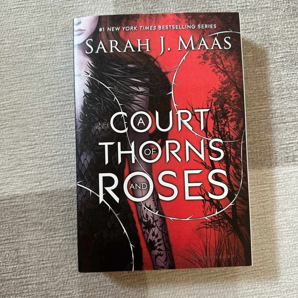 A court of thrones and roses original soft cover